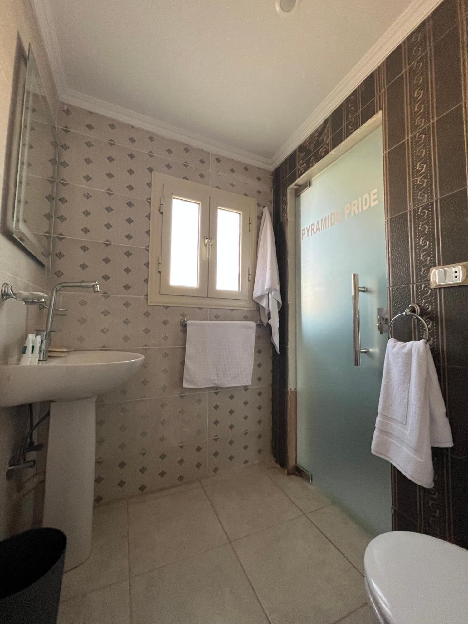 Pyramids Pride Inn Kafret el-Gabal Екстериор снимка