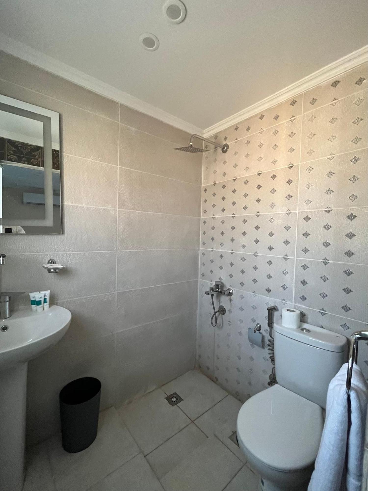 Pyramids Pride Inn Kafret el-Gabal Екстериор снимка