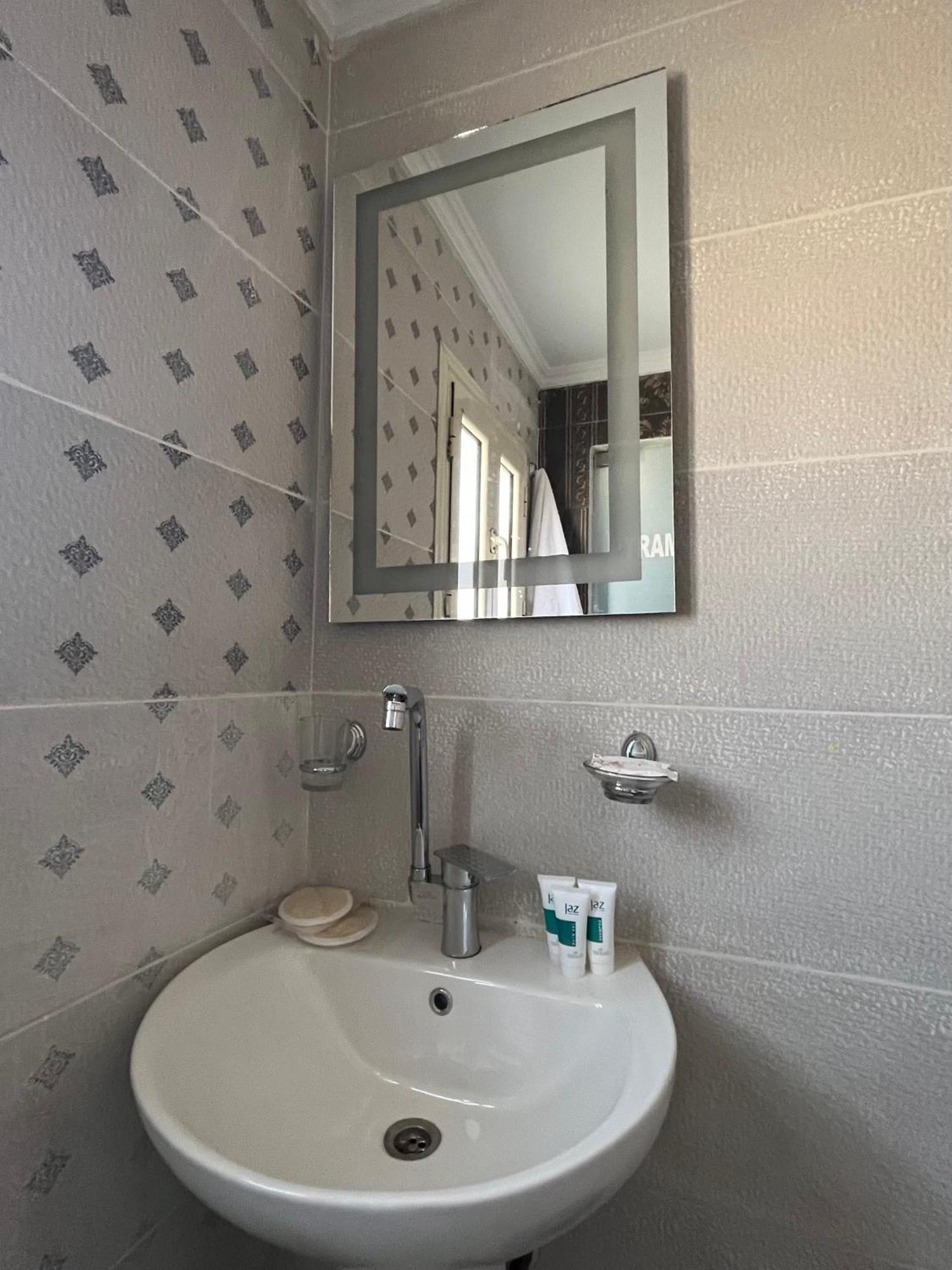 Pyramids Pride Inn Kafret el-Gabal Екстериор снимка