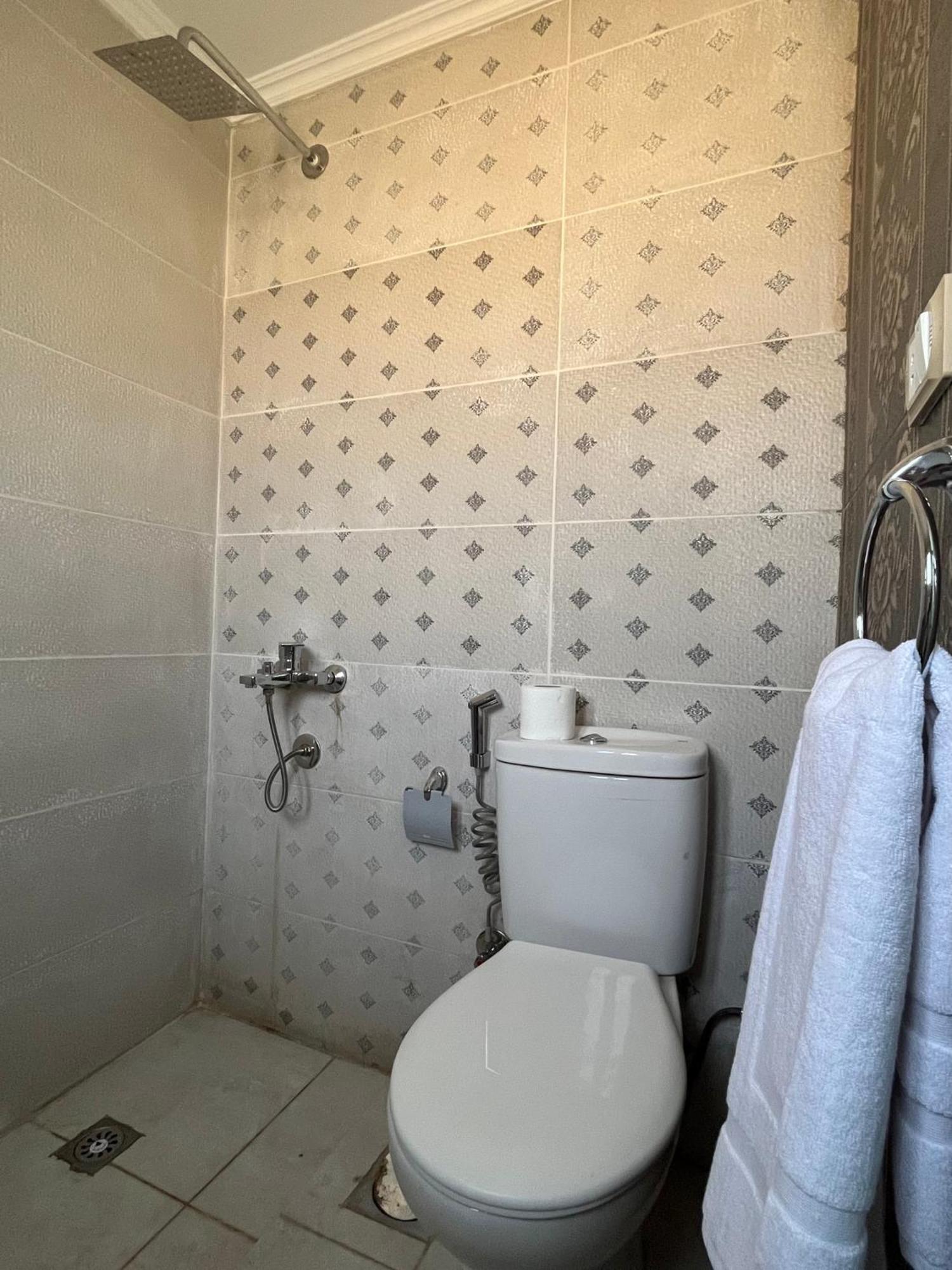 Pyramids Pride Inn Kafret el-Gabal Екстериор снимка